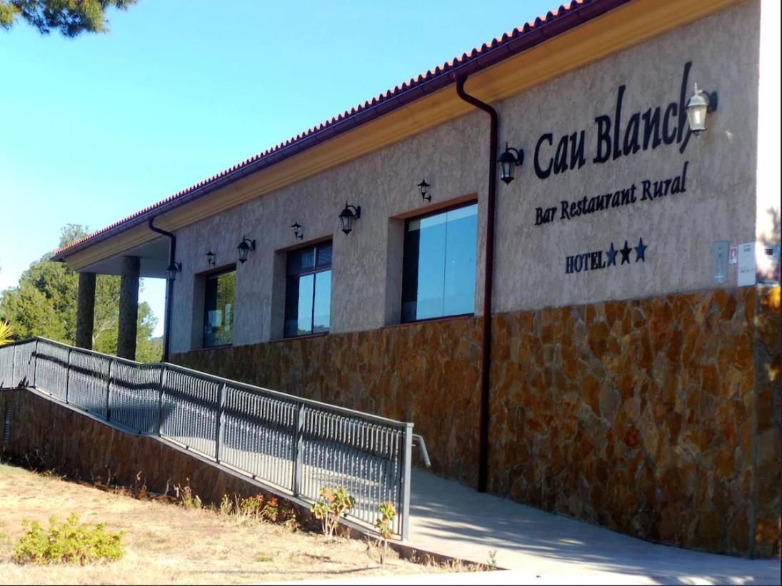 Hotel Restaurant Cau Blanch Useras Esterno foto